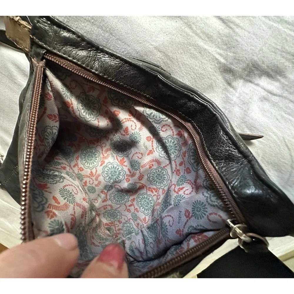HOBO Slouchy Leather Fold Over Crossbody Purse Bag Black & Brown